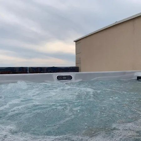 Olive Oasis Penthouse With Jacuzzi Apartment Zadar
